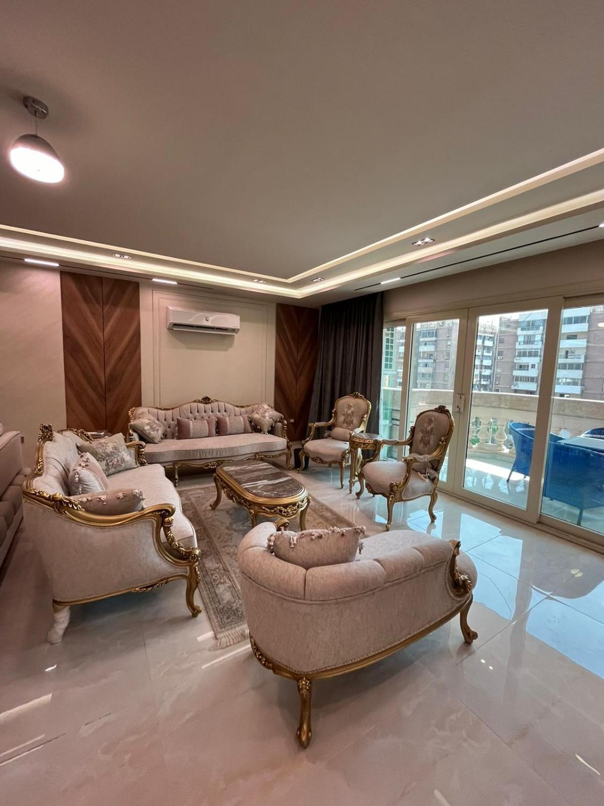 Apartment كامله فندقية بابراج مول سيتي سنتر Cairo